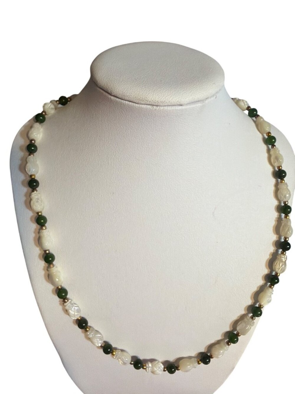 Vintage Mother of Pearl Jade Bead Necklace Pineapples Screw Barrel Estate 24"